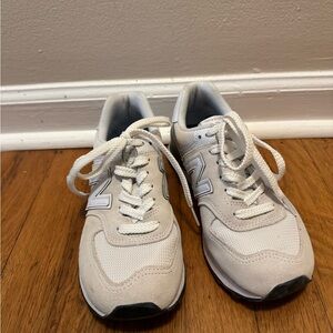 New Balance 574 women’s sneakers